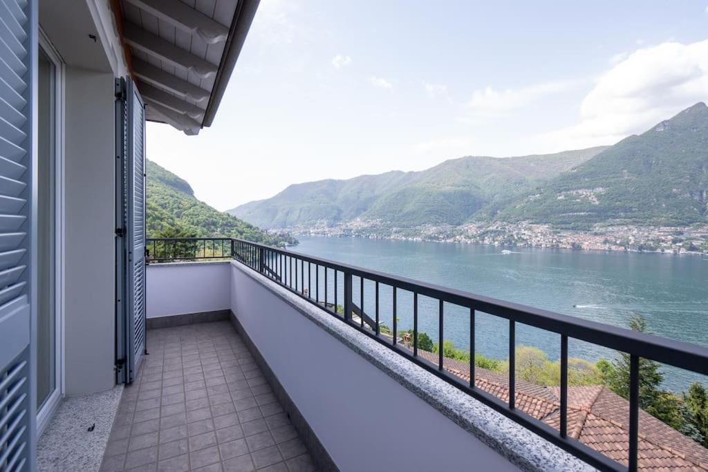 Lakefront Luxury Villa, Jacuzzi, garage e terrace photo 3