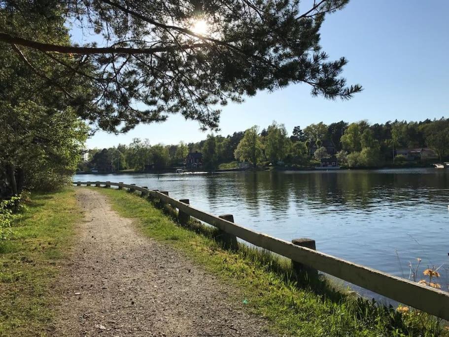 Vaxholm Skarpö archipelago island living with car access view 5