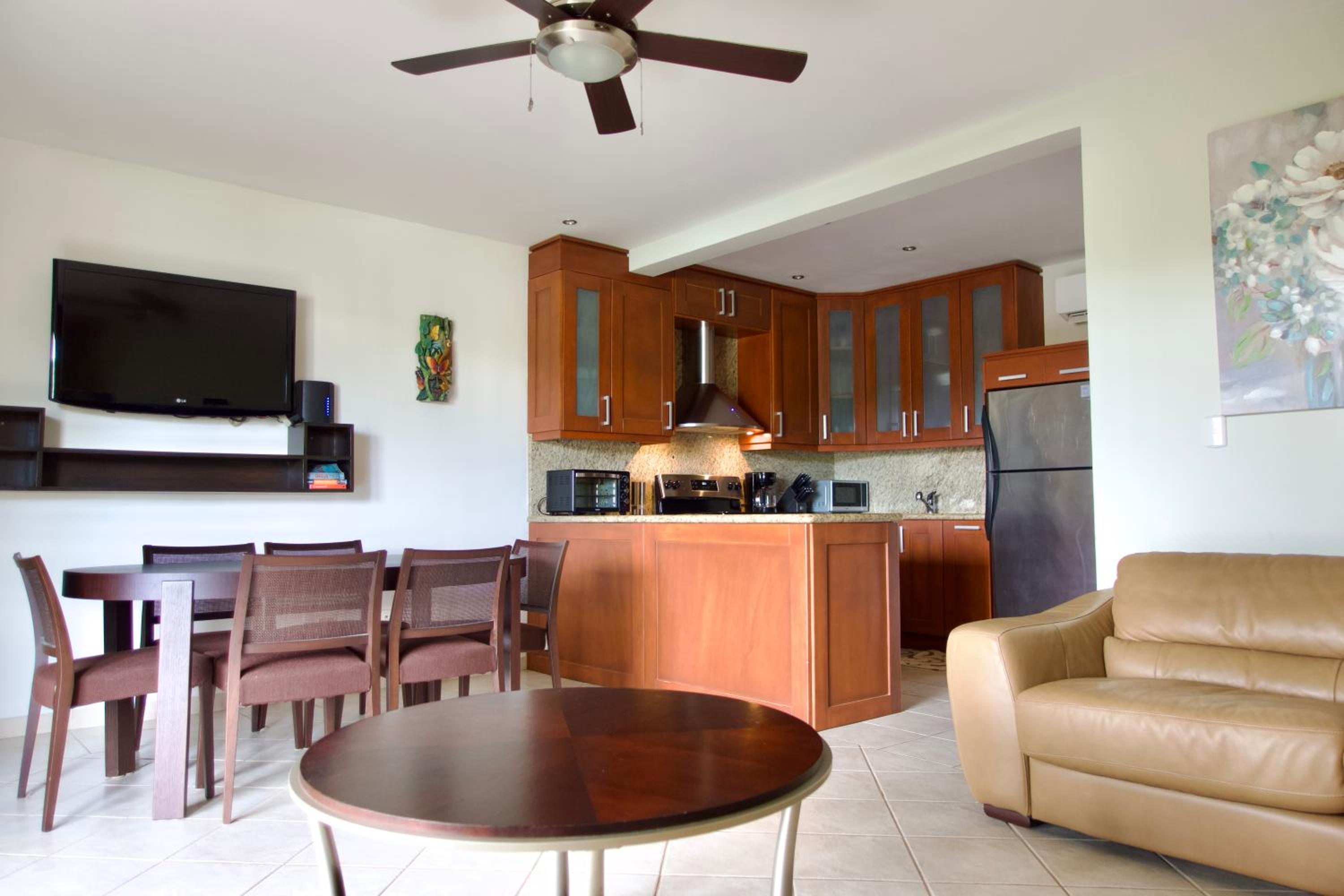 Breezy Paradise 2 bed2bath with mountain view