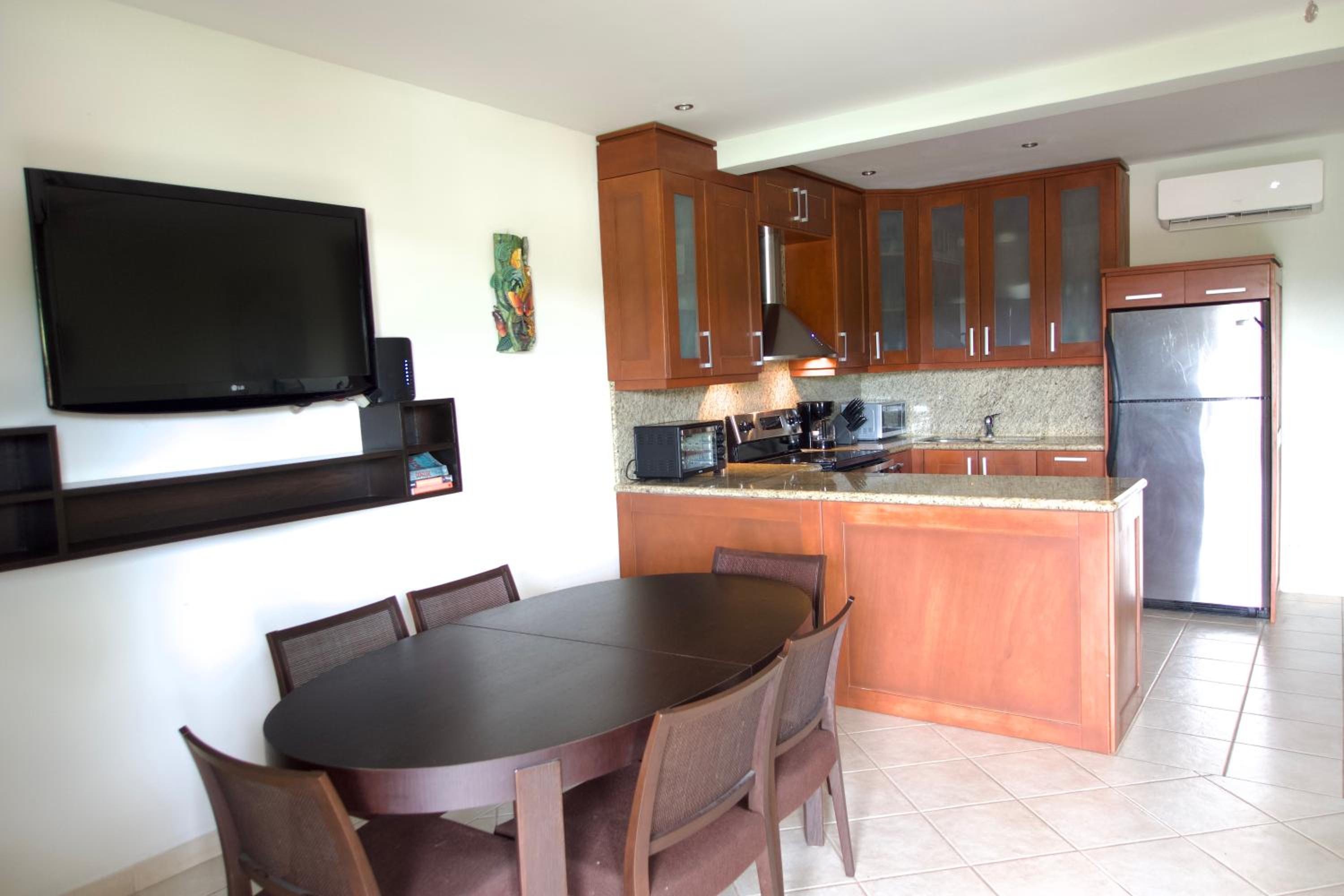 Breezy Paradise 2 bed2bath with mountain view