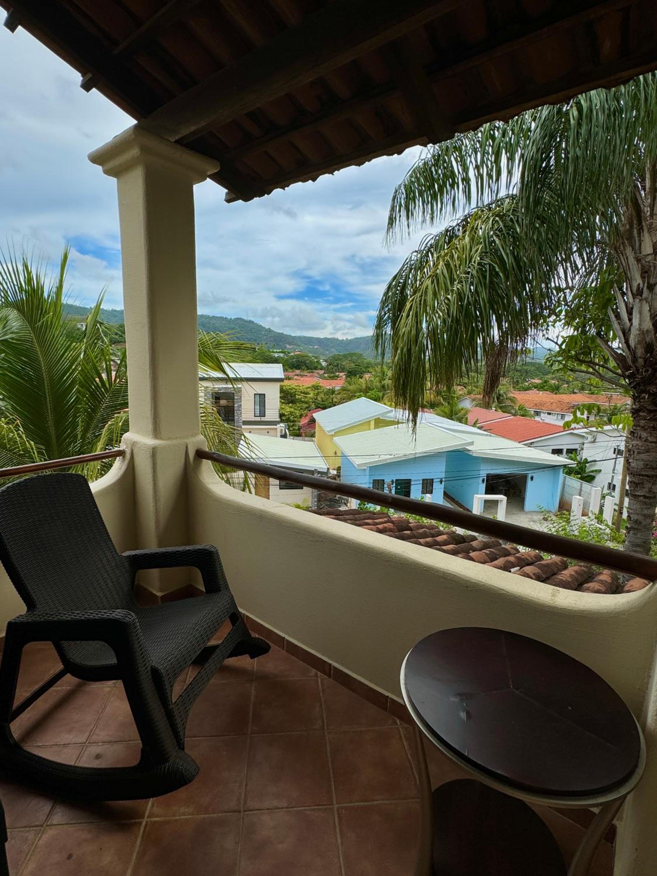 Breezy Paradise 2 bed2bath with mountain view
