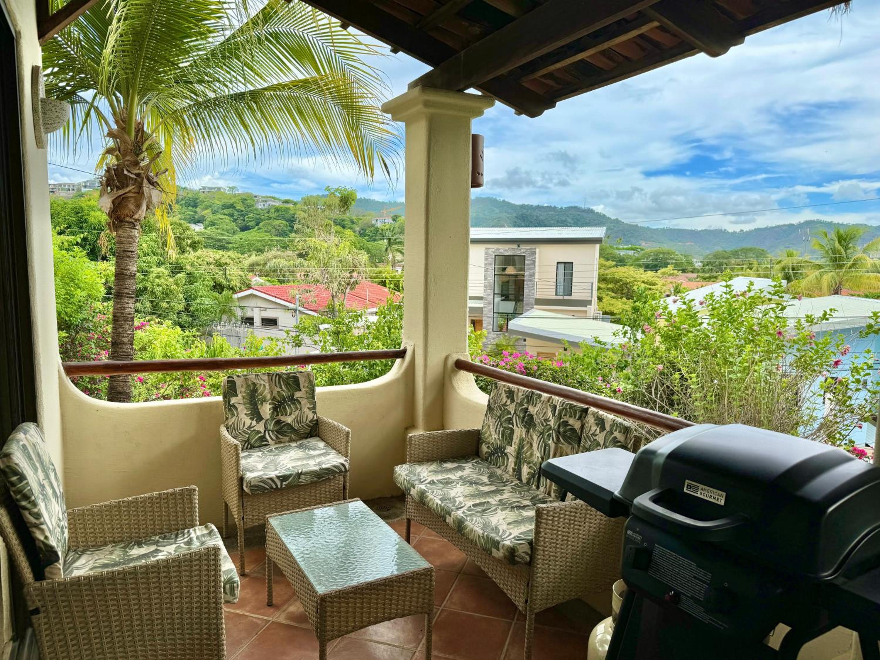 Breezy Paradise 2 bed2bath with mountain view