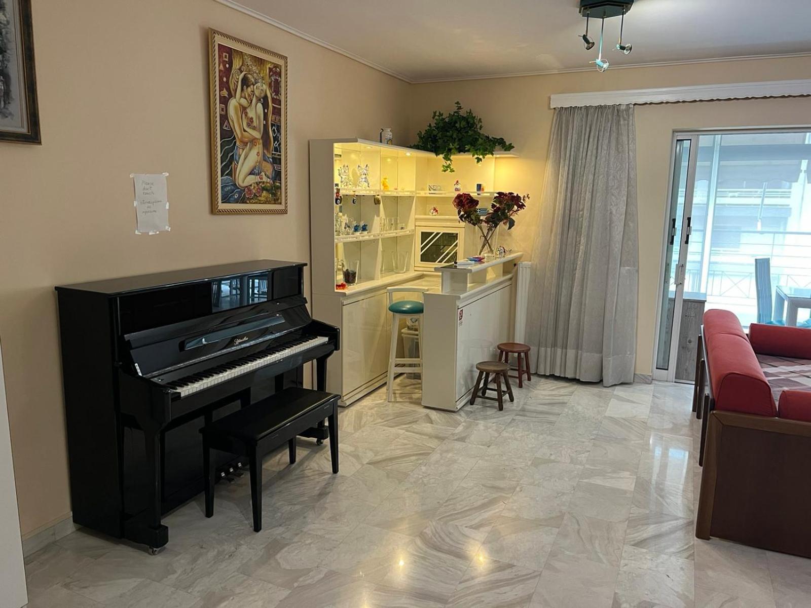 Flisvos Elite Seafront Luxury Apartment