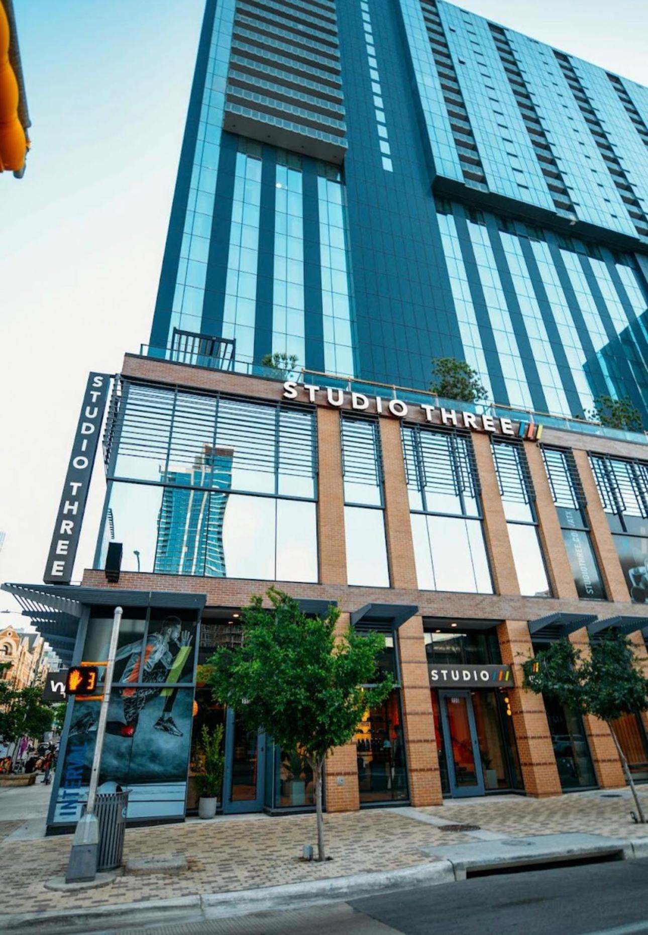 Condominio en el rascacielos view 3