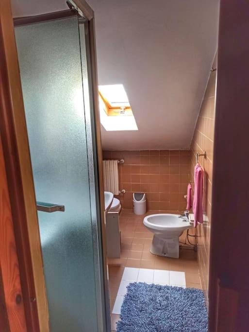 La piccola Baita en Folignano — bathroom
