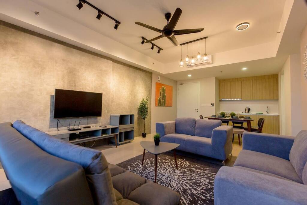 Tropicana 218 Spacious Luxury City 3BedRoom 3 Car park 11pax photo 1