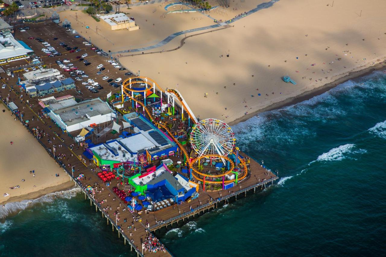 2 Santa Monica Beach Walking