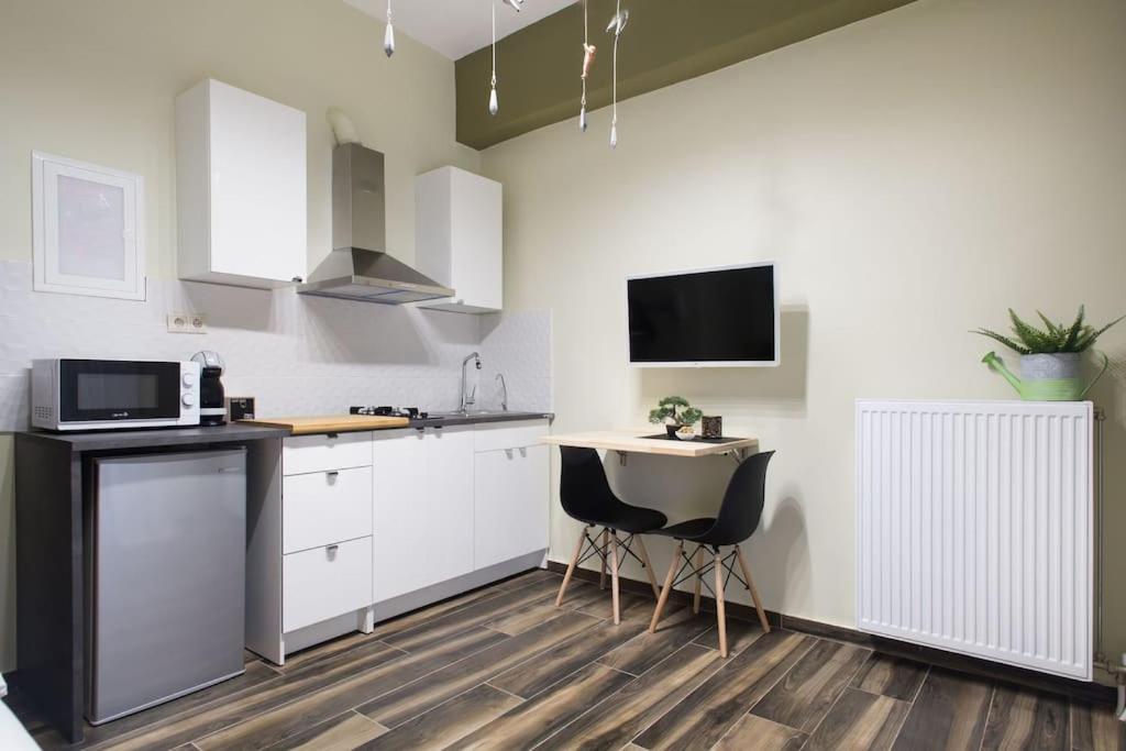 A comfortable small studio nearby Acropolis 2