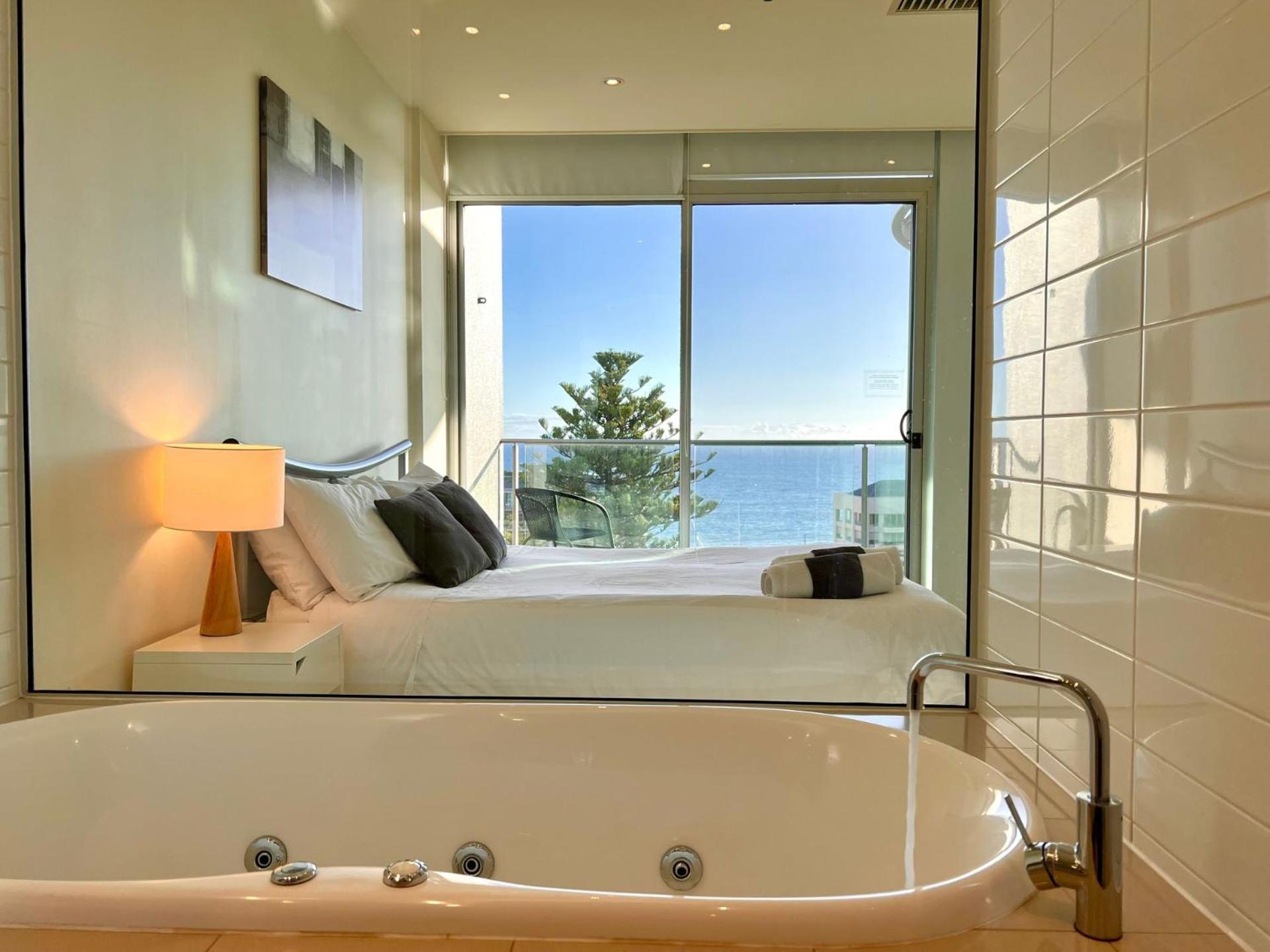 Belle Escapes - Glenelg Skyline Penthouse