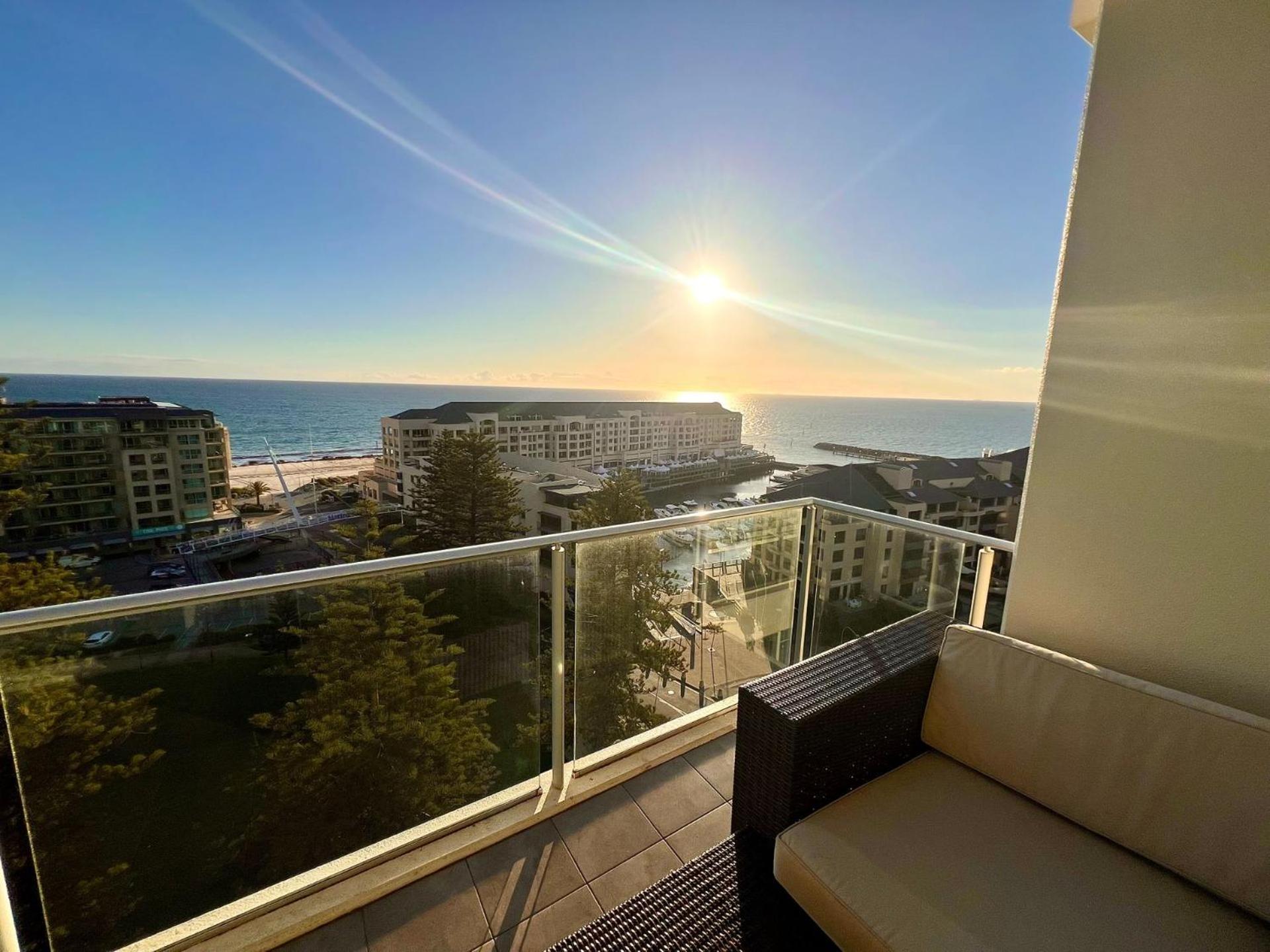 Belle Escapes - Glenelg Skyline Penthouse