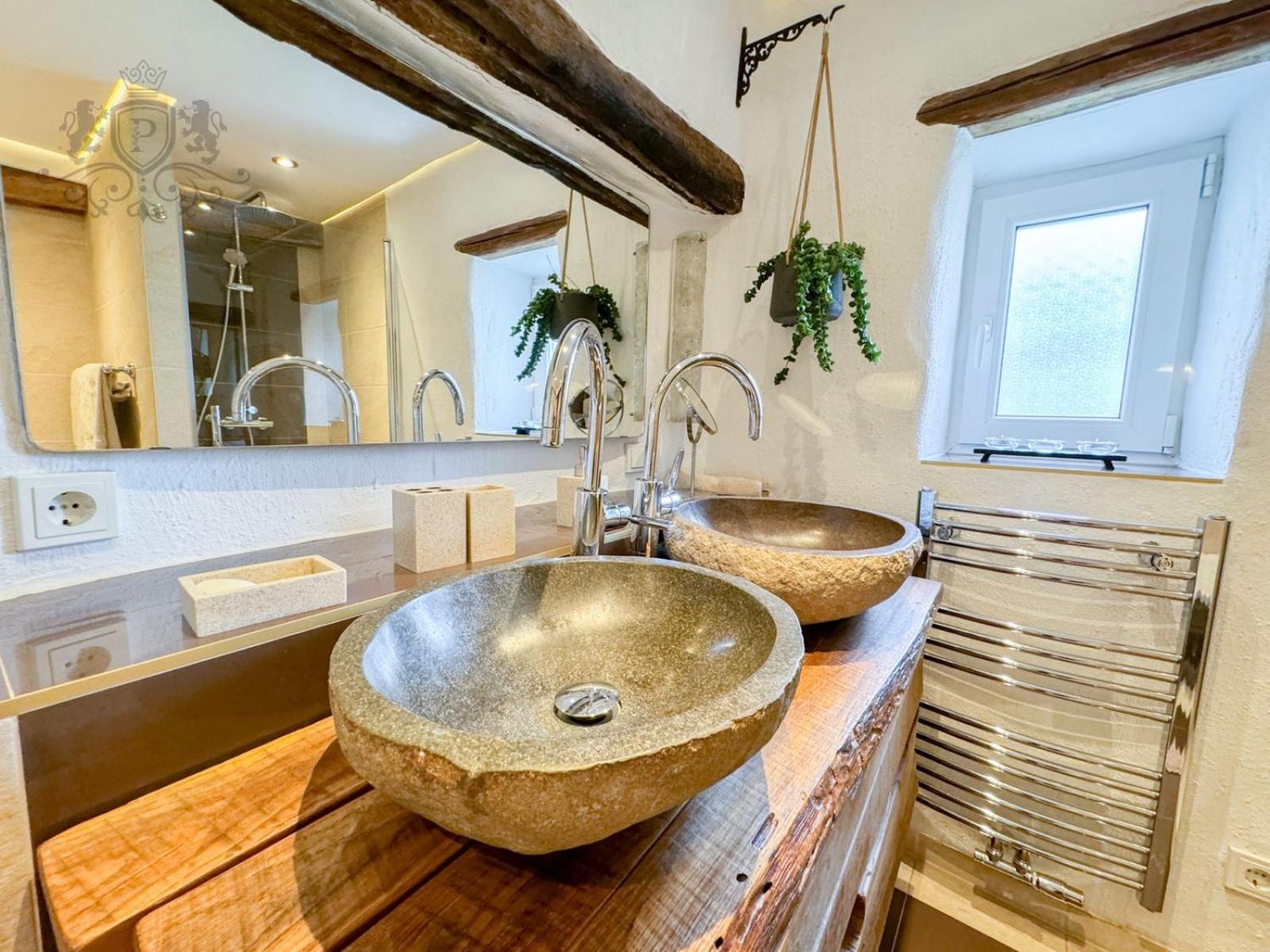 Kleines Eifel Backhaus mit Sauna