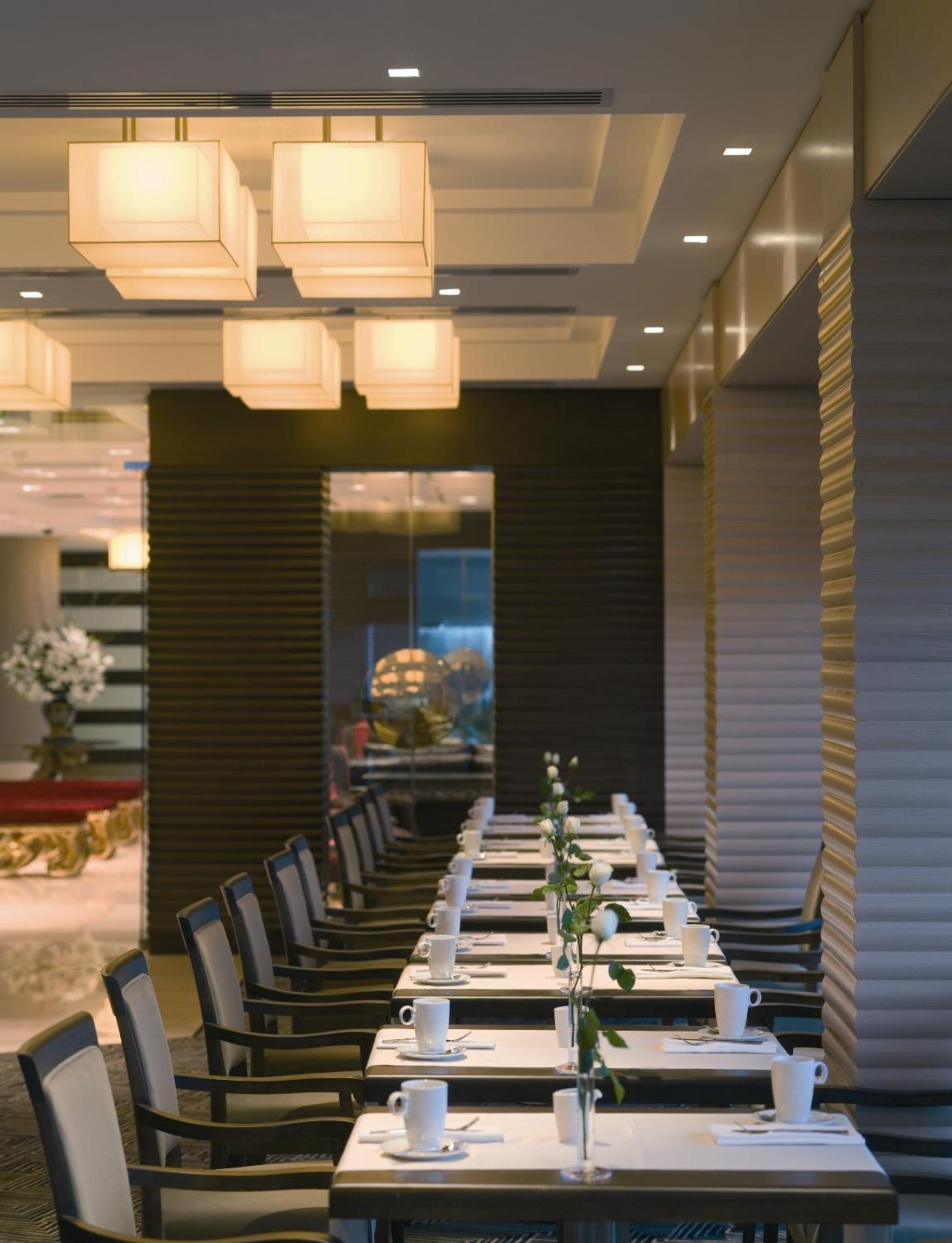 Mövenpick Hotel Izmir - Image 21