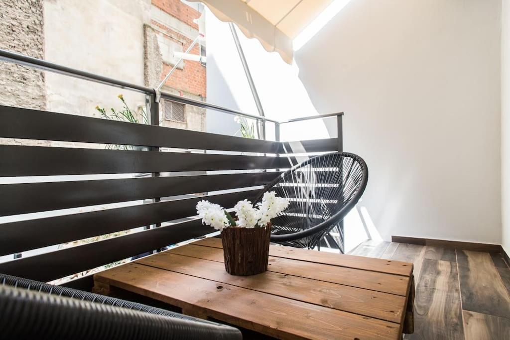 A comfortable small studio nearby Acropolis 4