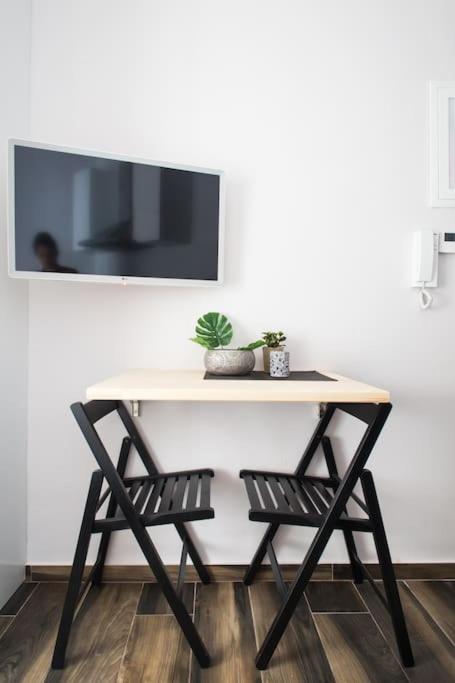 A comfortable small studio nearby Acropolis 4