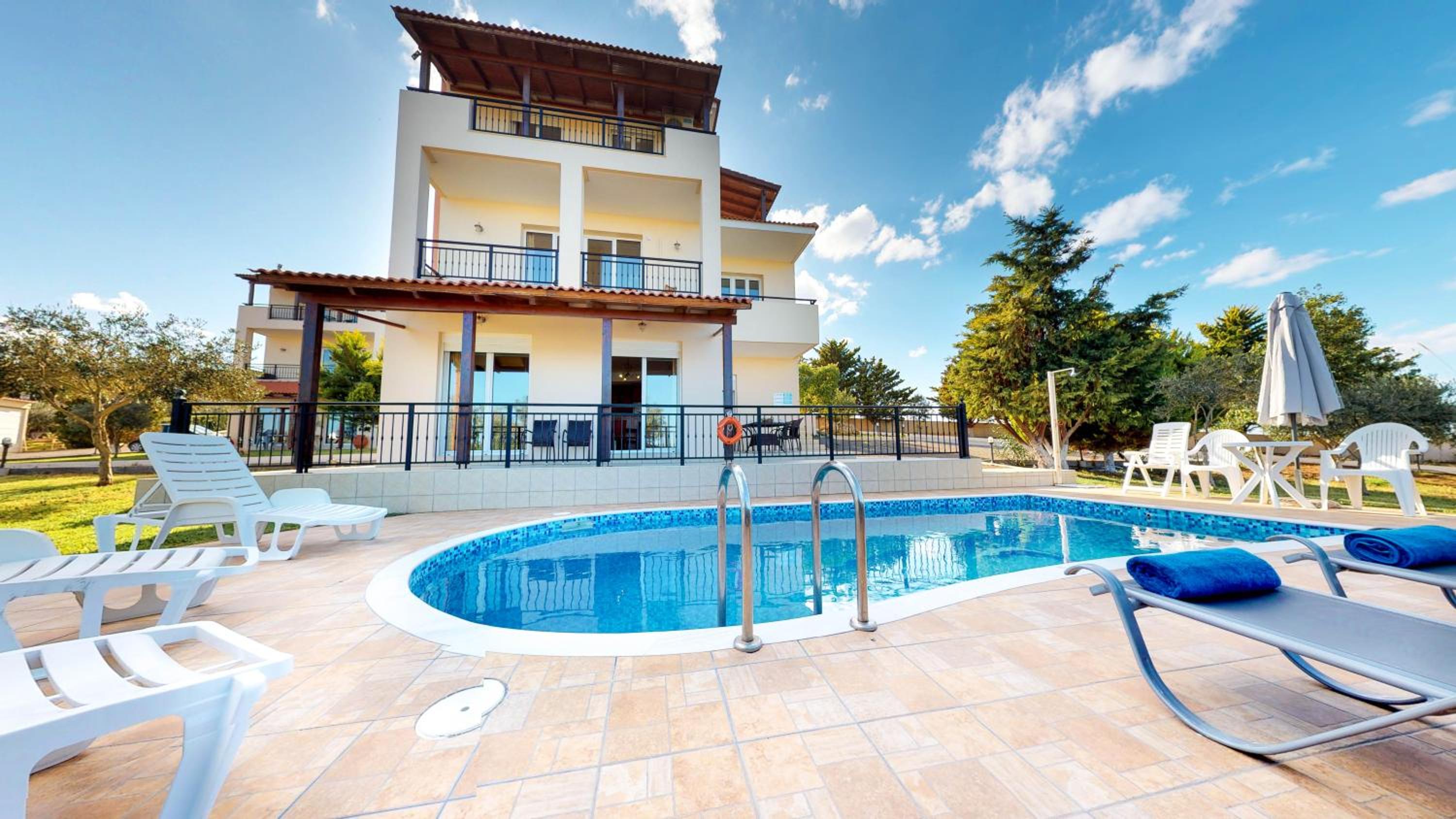 Villa Angelika two-storey house with pool for 7