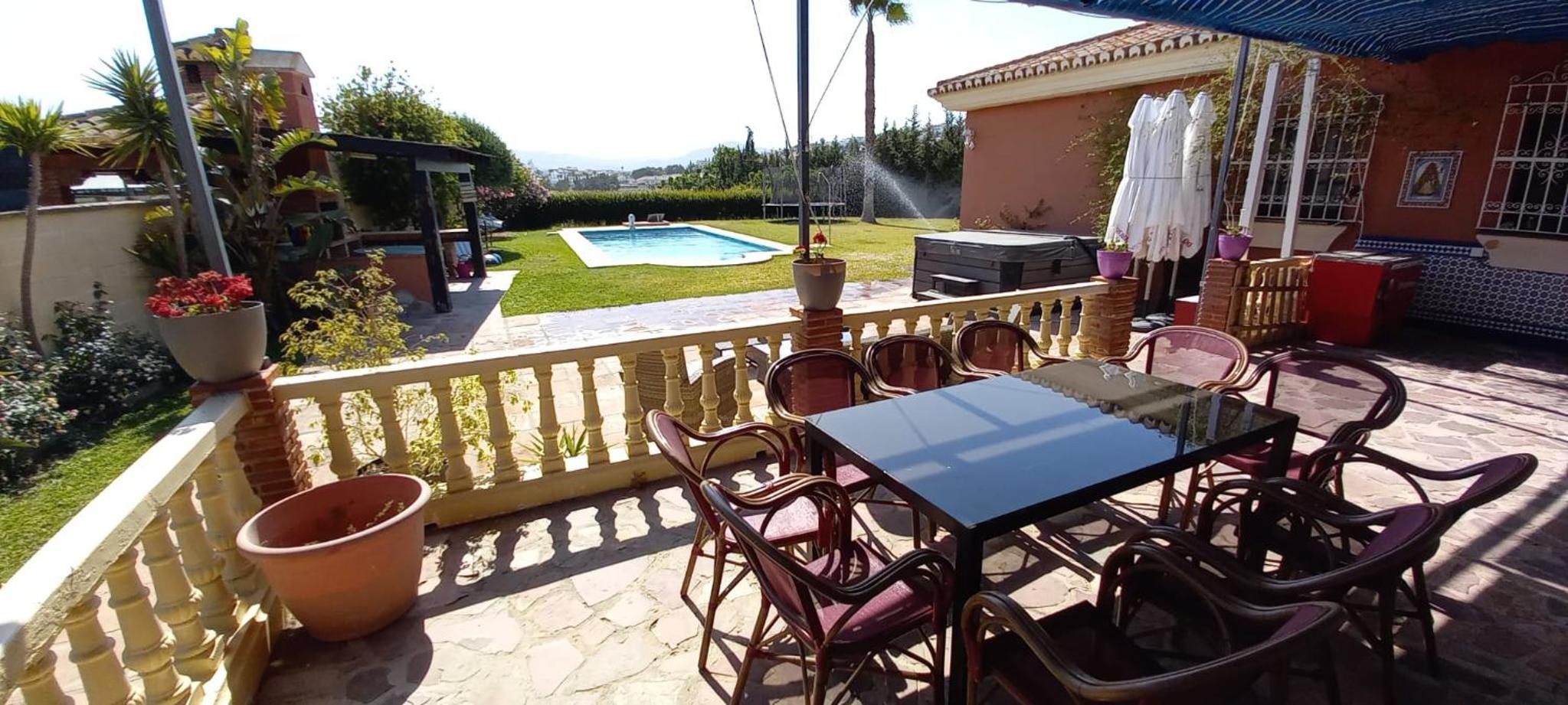 Villa Alicia y Los Quecos Sol y Golf