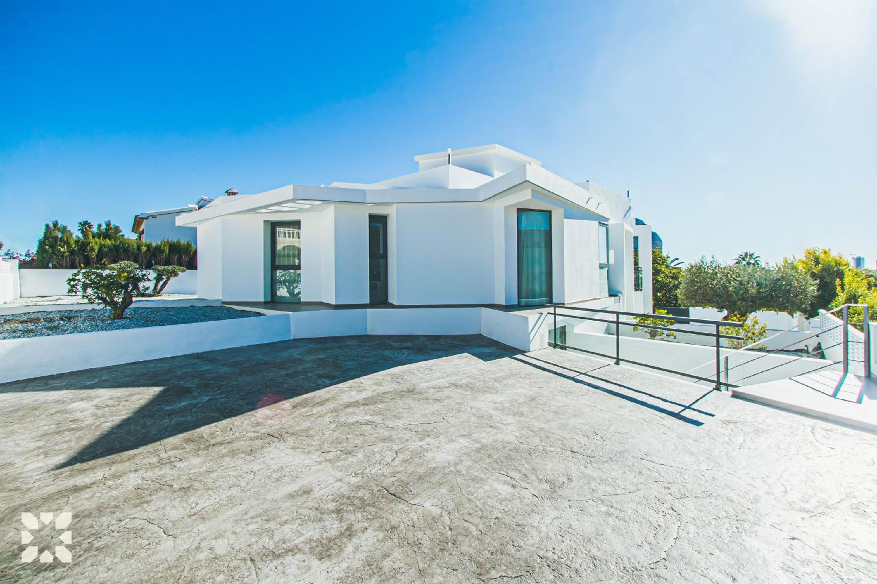 Villa Dunamoon by Abahana Villas