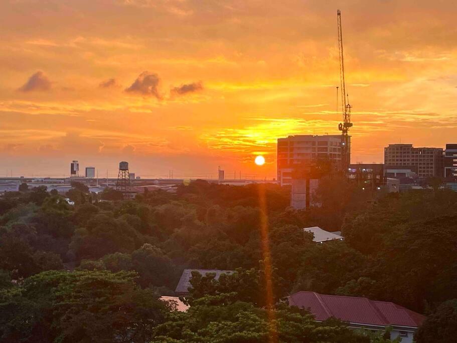 Sunny Solace a Homey Condo in Filinvest Alabang view 3