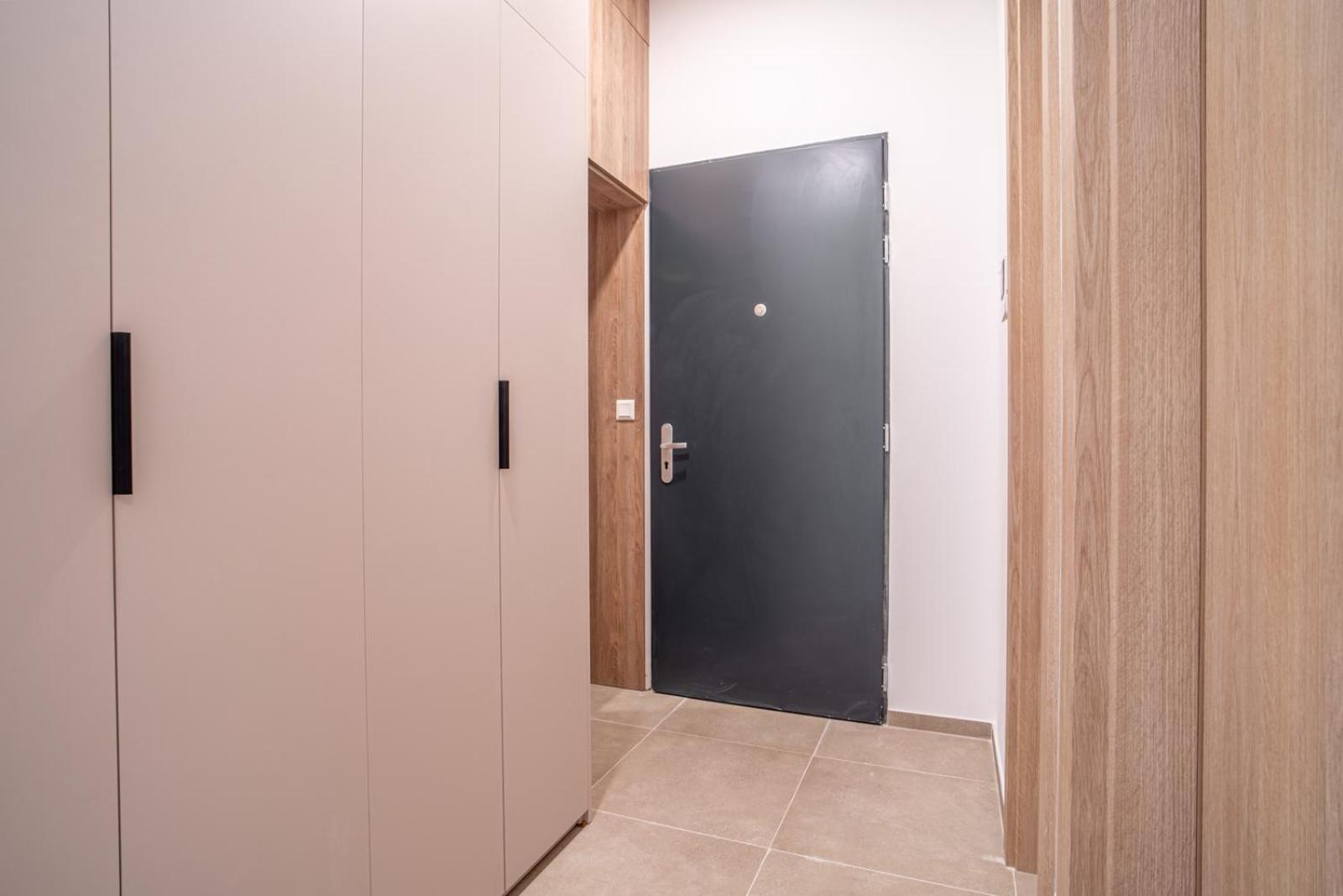 Patronka Apartments - Stylish apartment with a divided sleeping area view 5