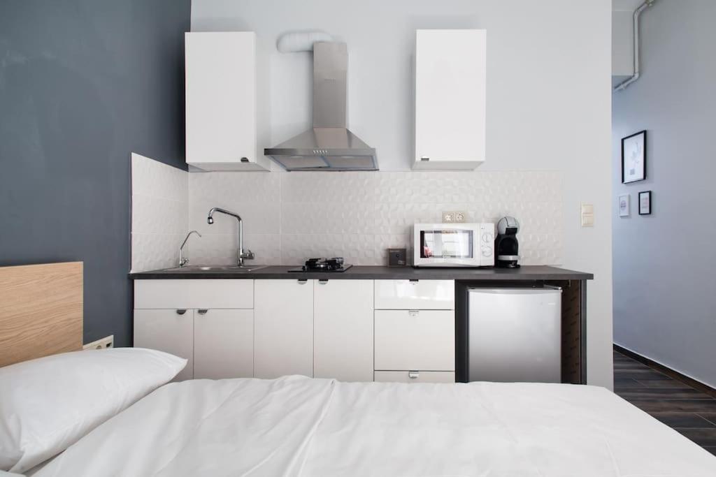 A comfortable small studio nearby Acropolis 5