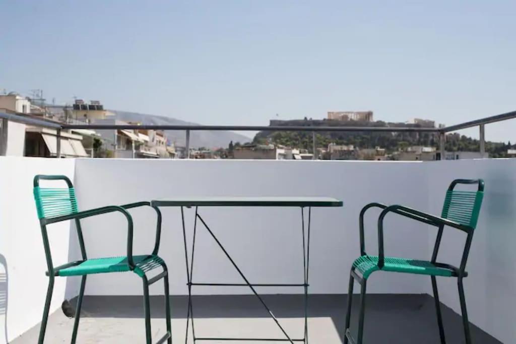 A comfortable small studio nearby Acropolis 5