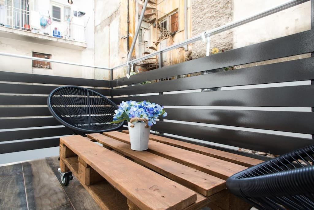 A comfortable small studio nearby Acropolis 5