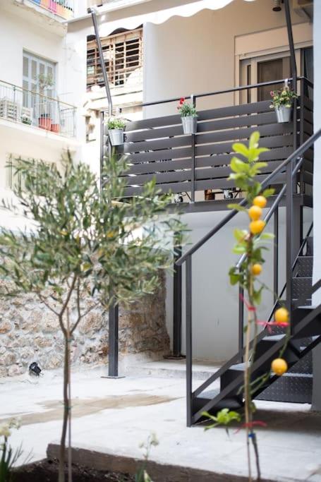 A comfortable small studio nearby Acropolis 5