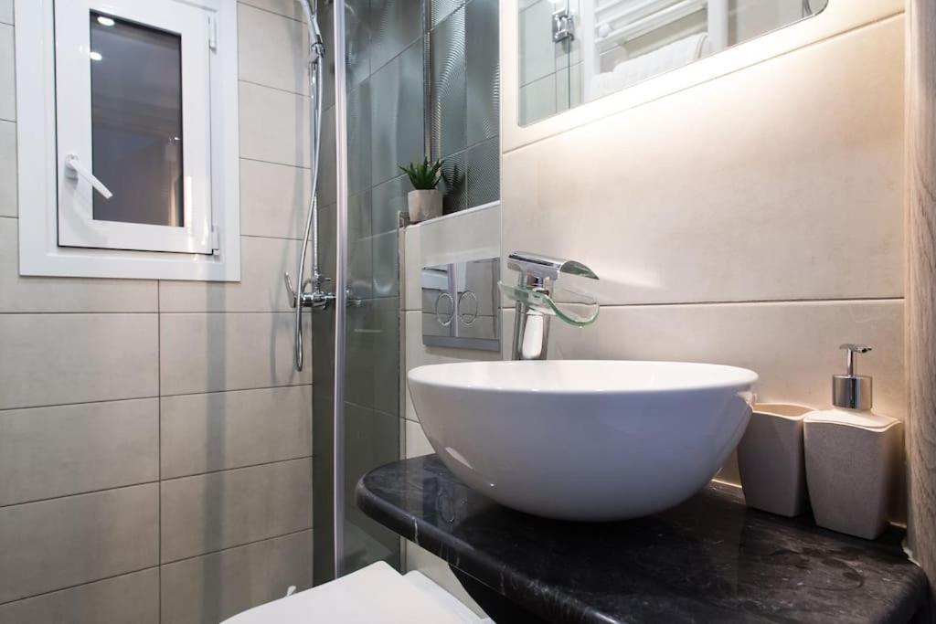 A comfortable small studio nearby Acropolis 5