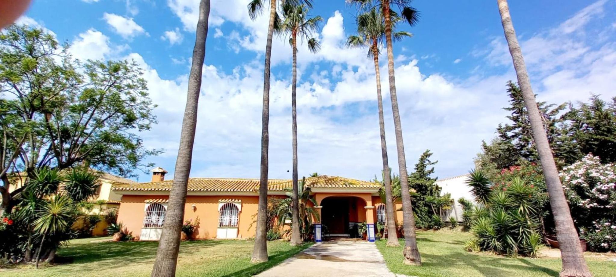 Villa Alicia y Los Quecos Sol y Golf