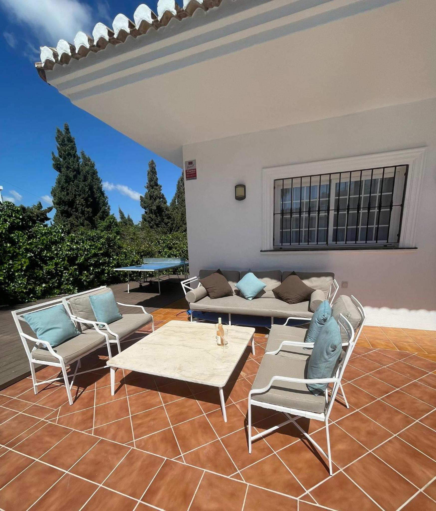 Lets in the Sun - Villa Sunset