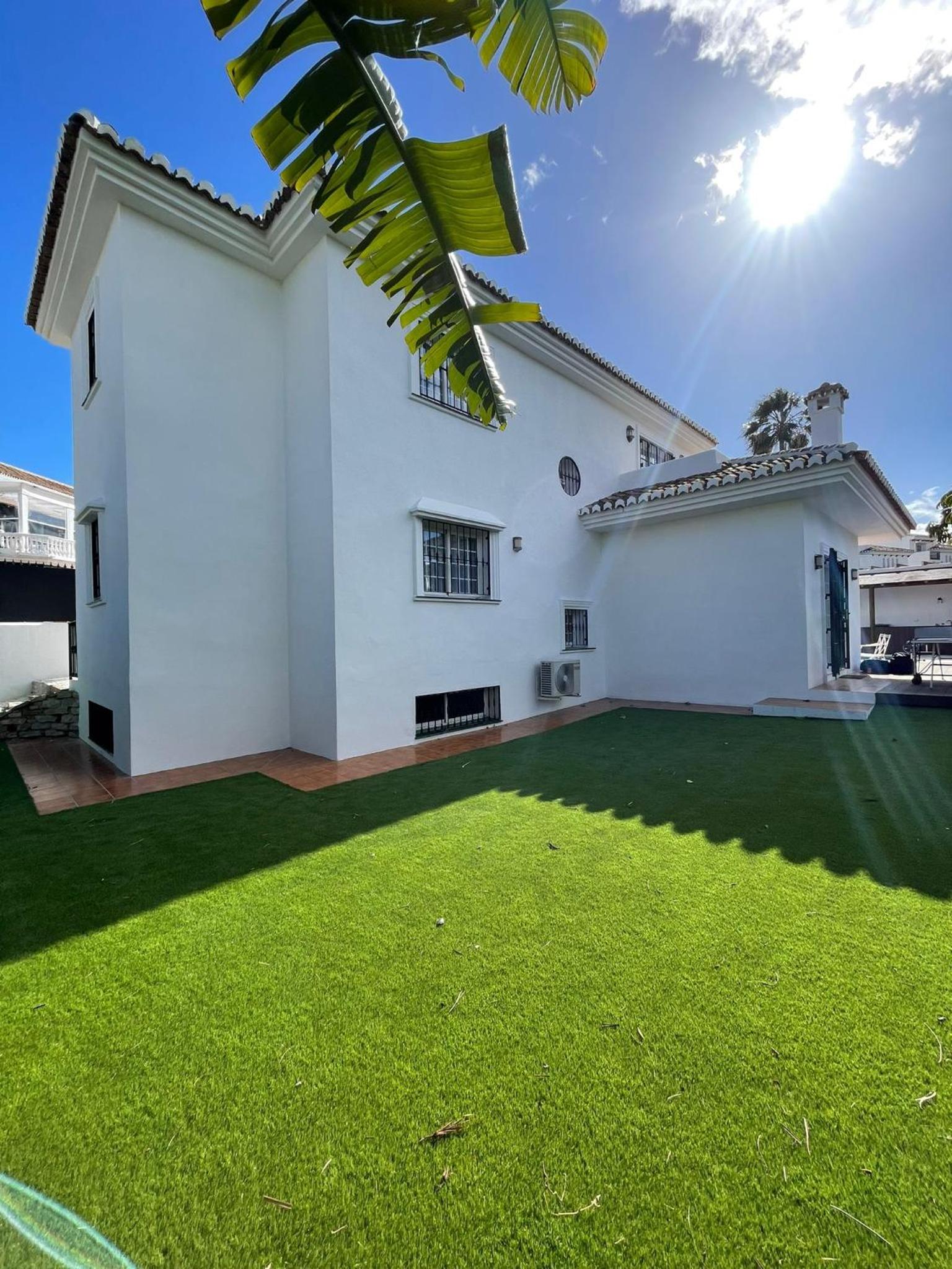 Lets in the Sun - Villa Sunset