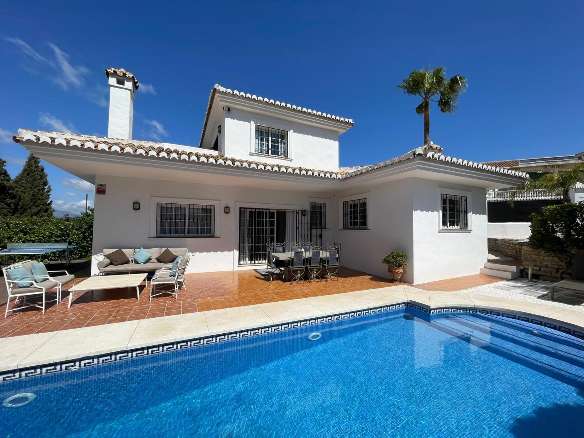 Lets in the Sun - Villa Sunset