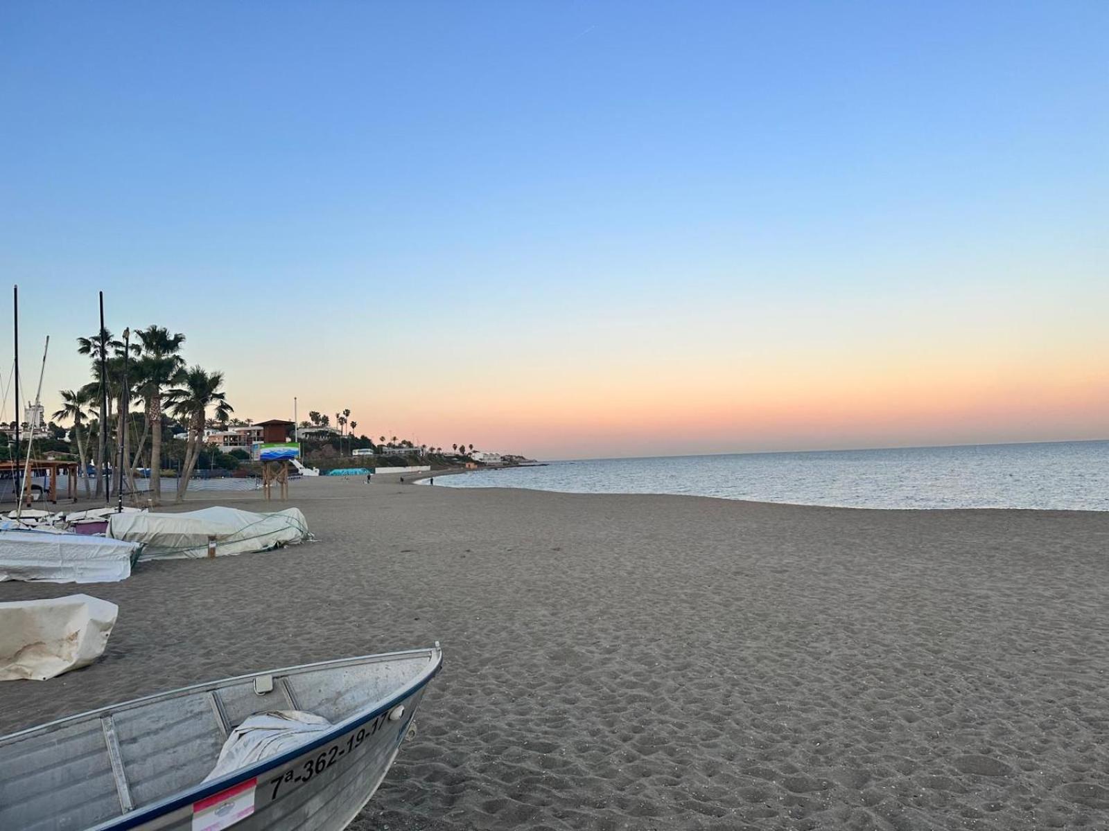 Lets in the Sun - Villa Sunset