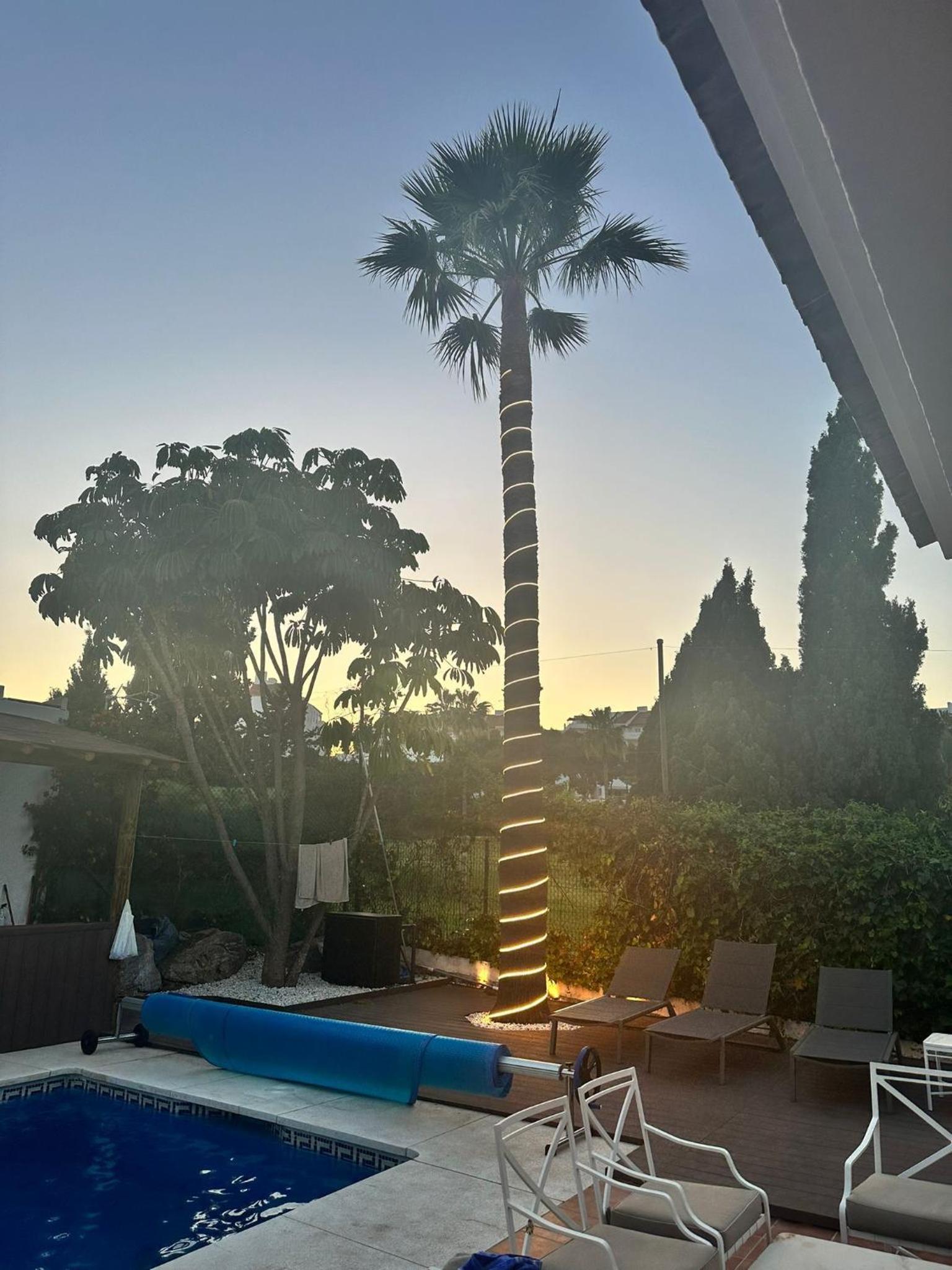 Lets in the Sun - Villa Sunset