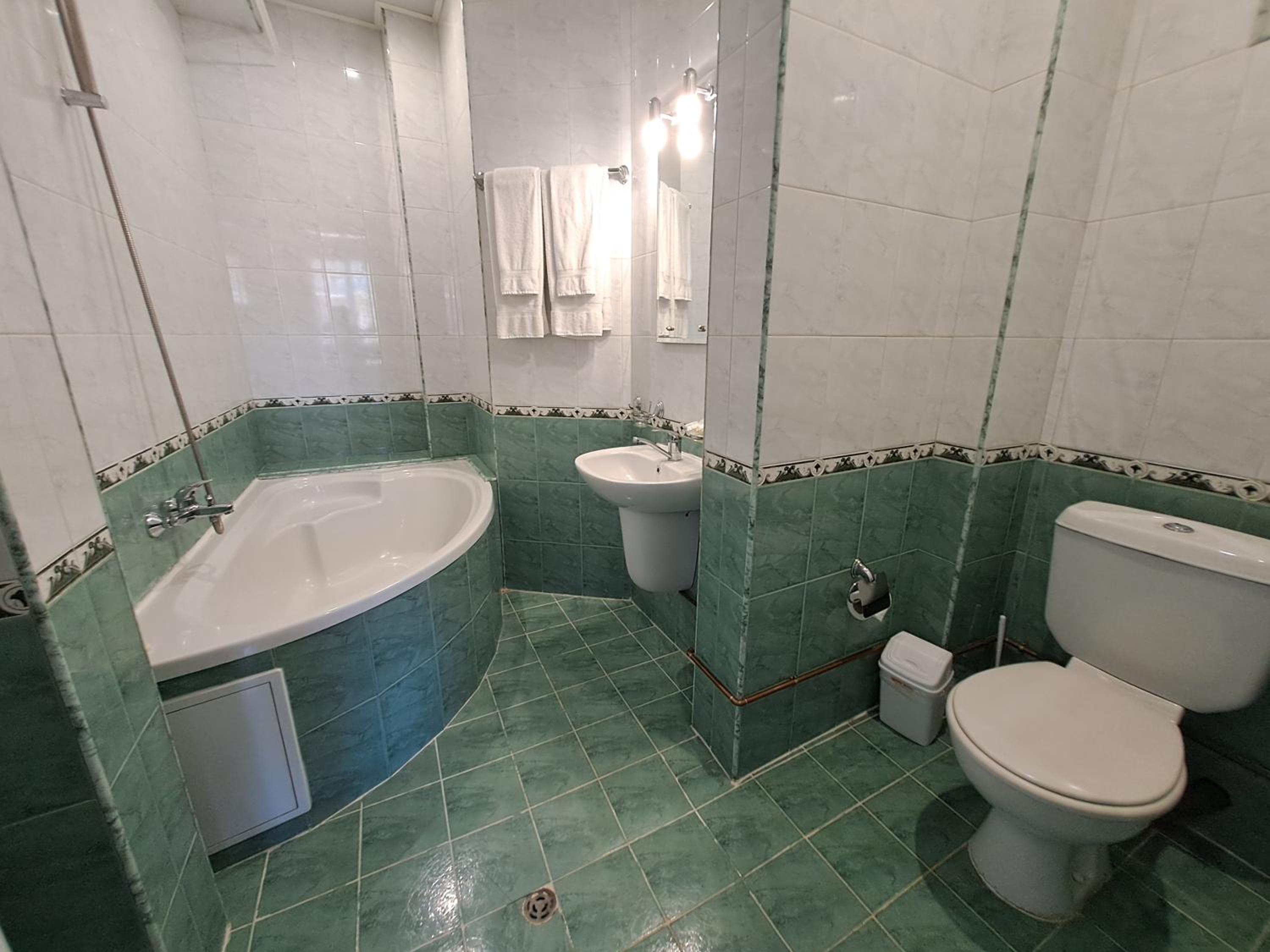 Приятелската къща