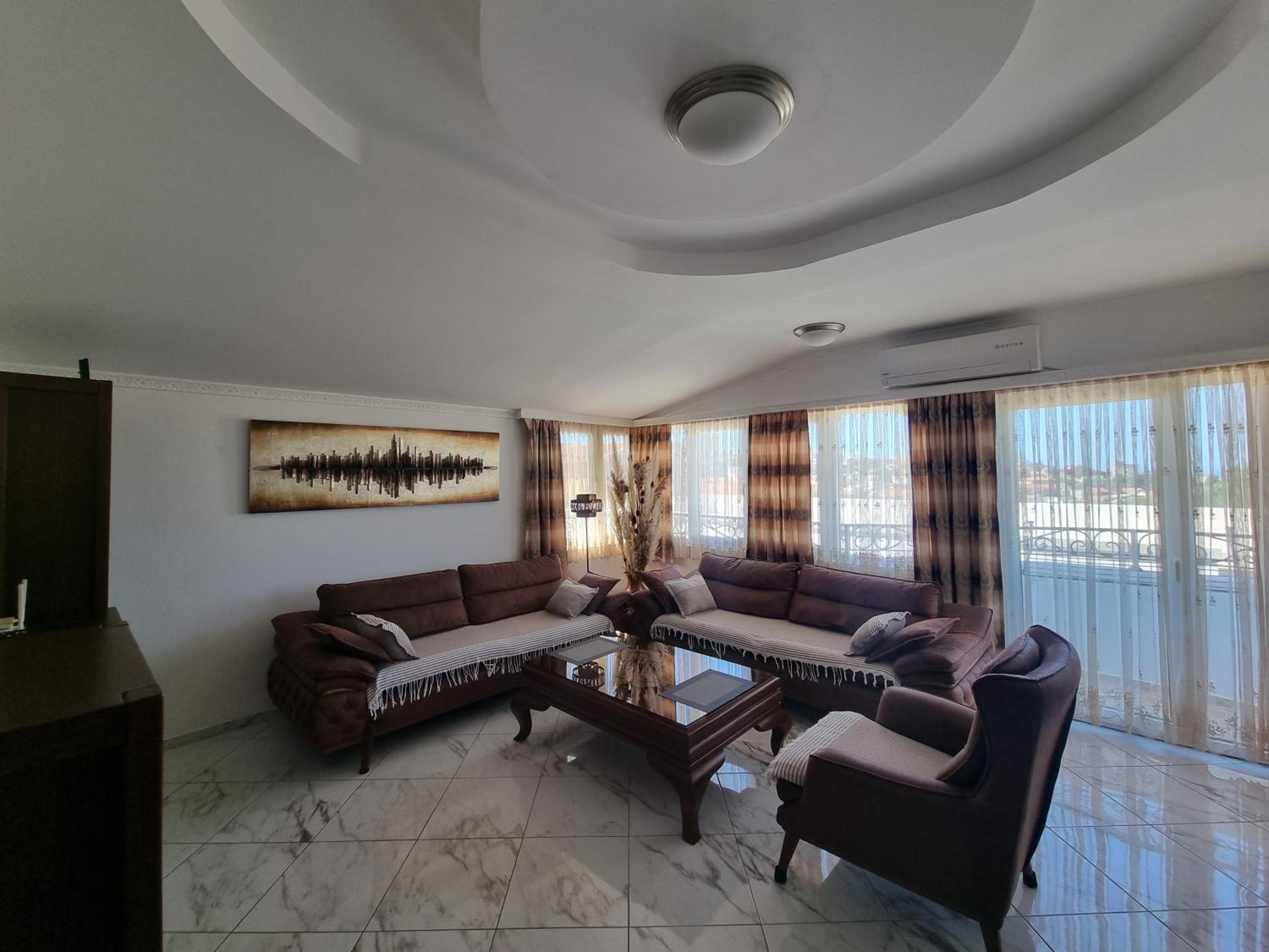 Apartmani MINA