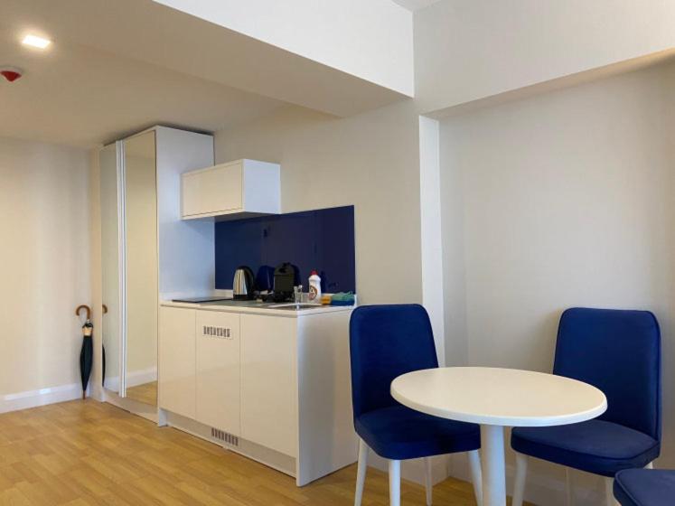 BEST Apartments 208