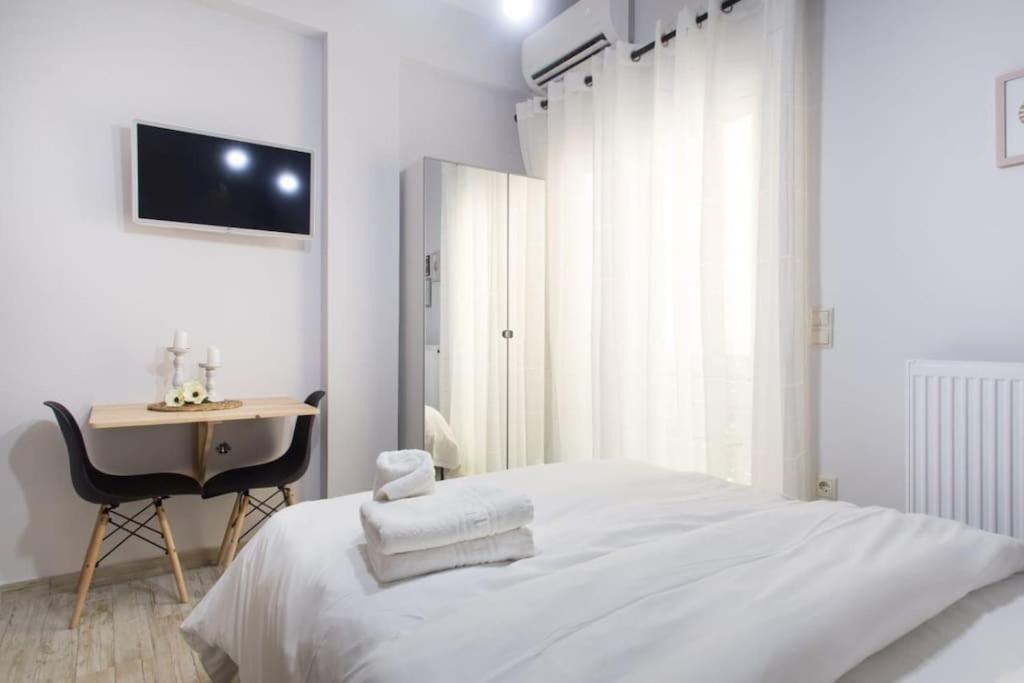A comfortable small studio nearby Acropolis 201