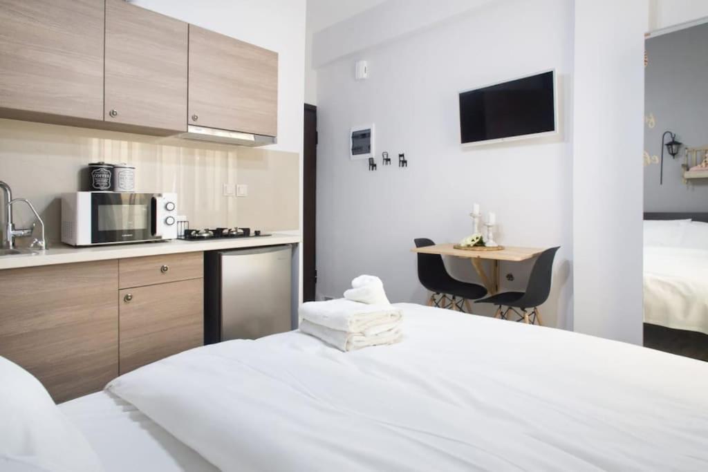 A comfortable small studio nearby Acropolis 201