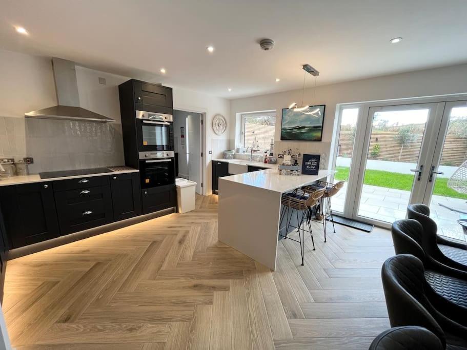 Coastal 5-Bedroom House in Devon with a Hot Tub view 2