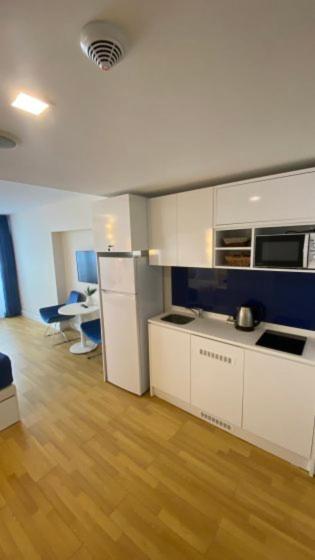 BEST Apartments 210 view 4