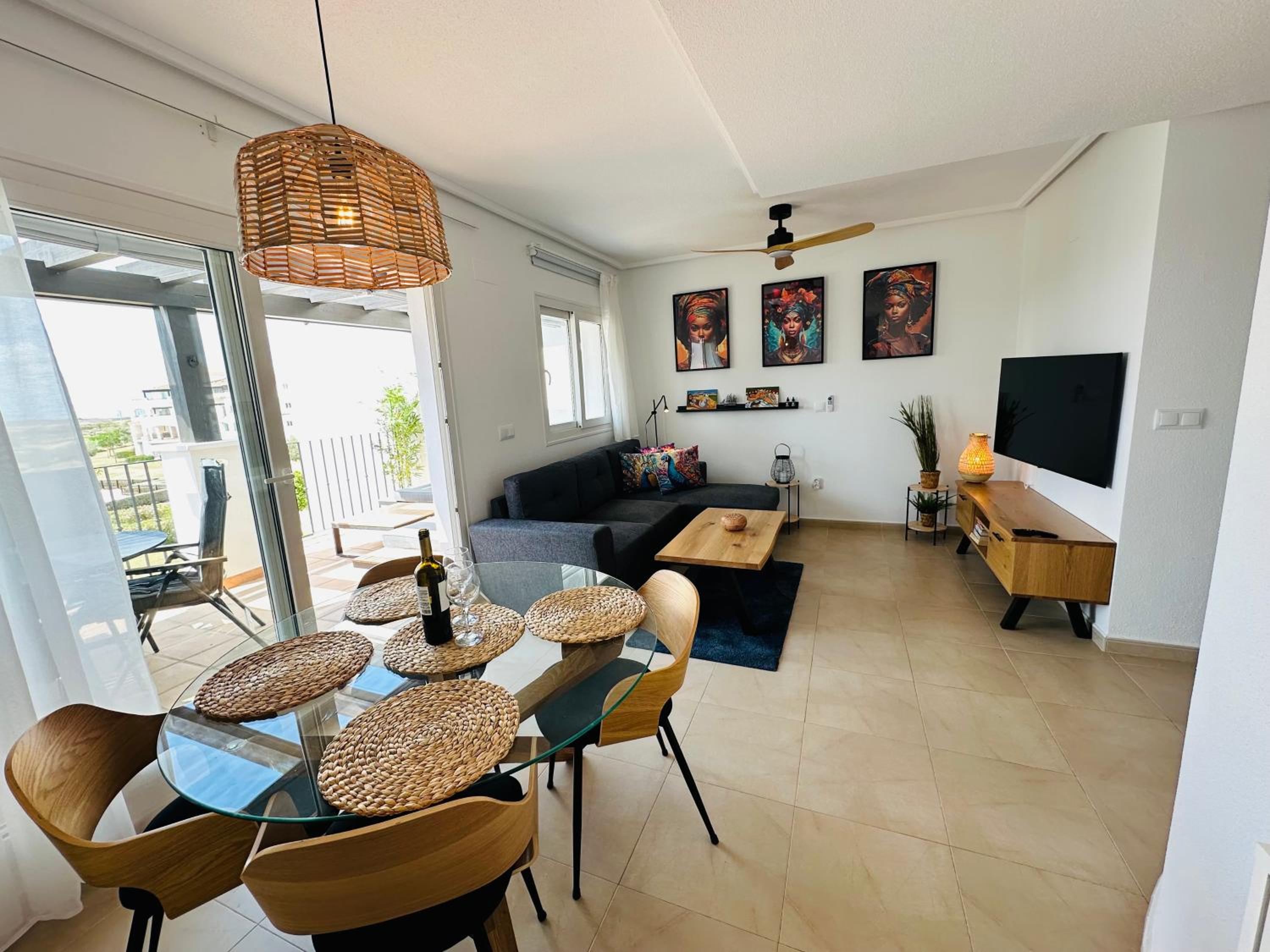 Stunning apartment with a beautiful pool/lake view