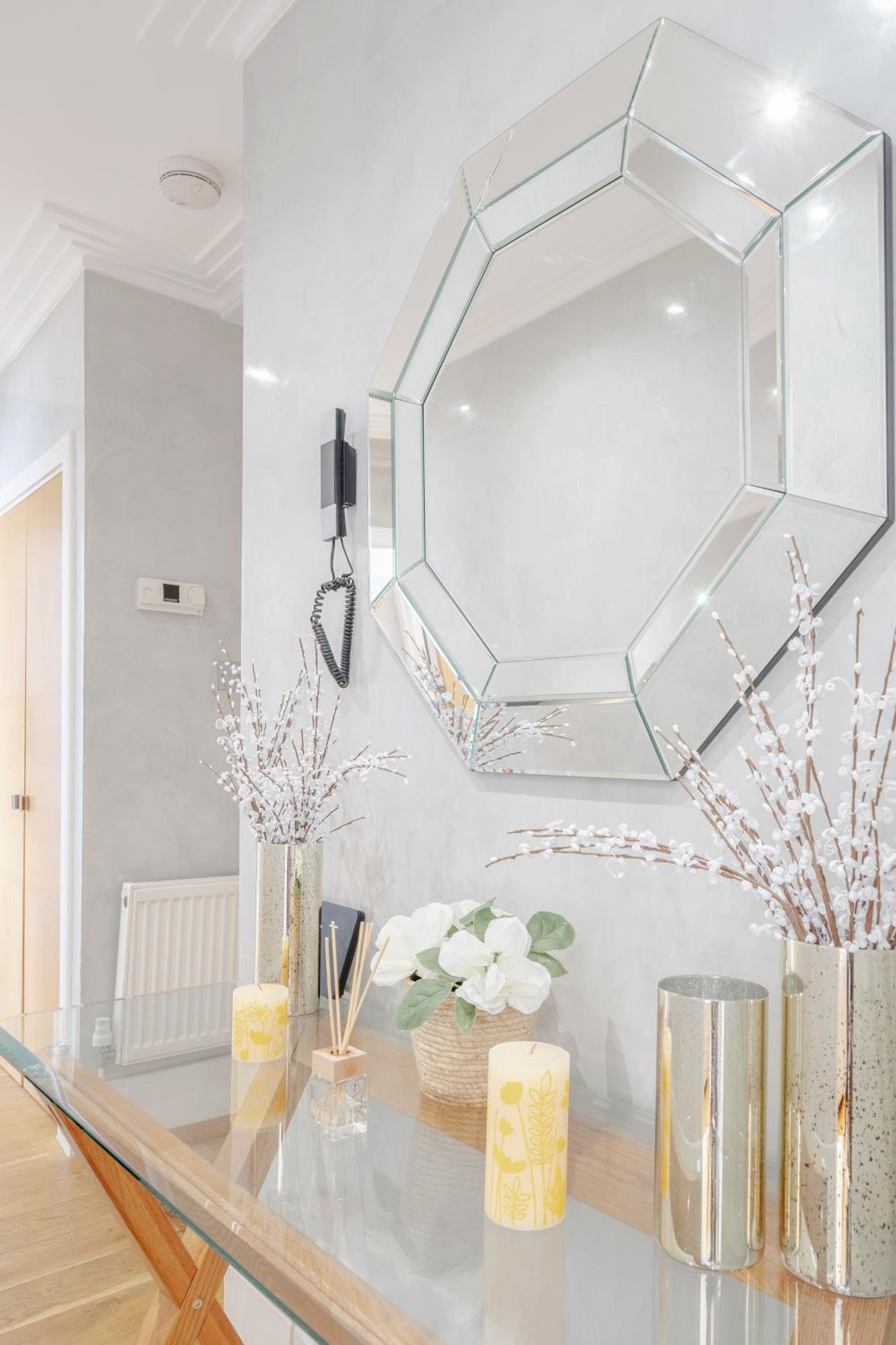 Stunning 2 Bed, 2 Bath Flat Next to Hyde Park