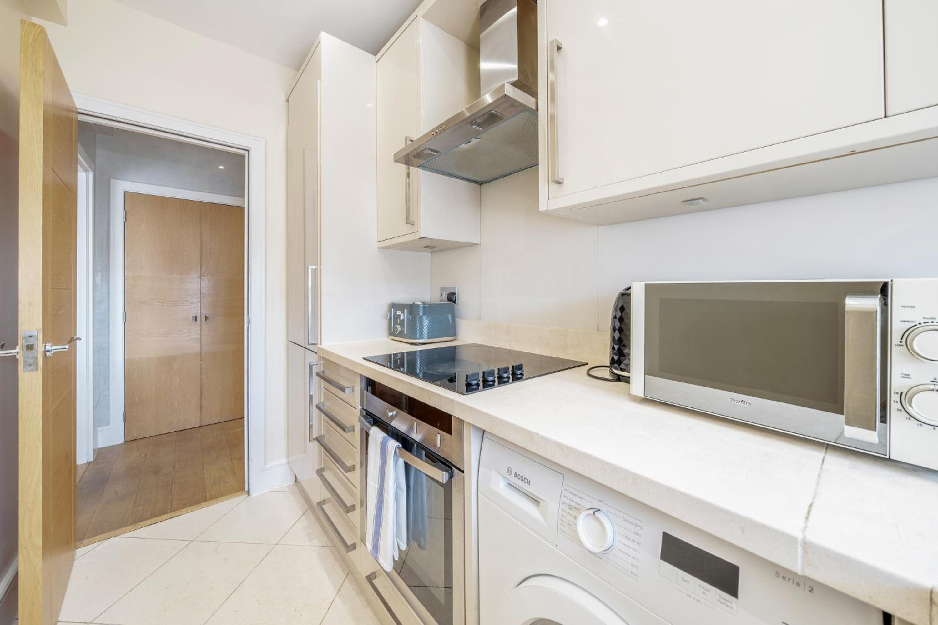 Stunning 2 Bed, 2 Bath Flat Next to Hyde Park