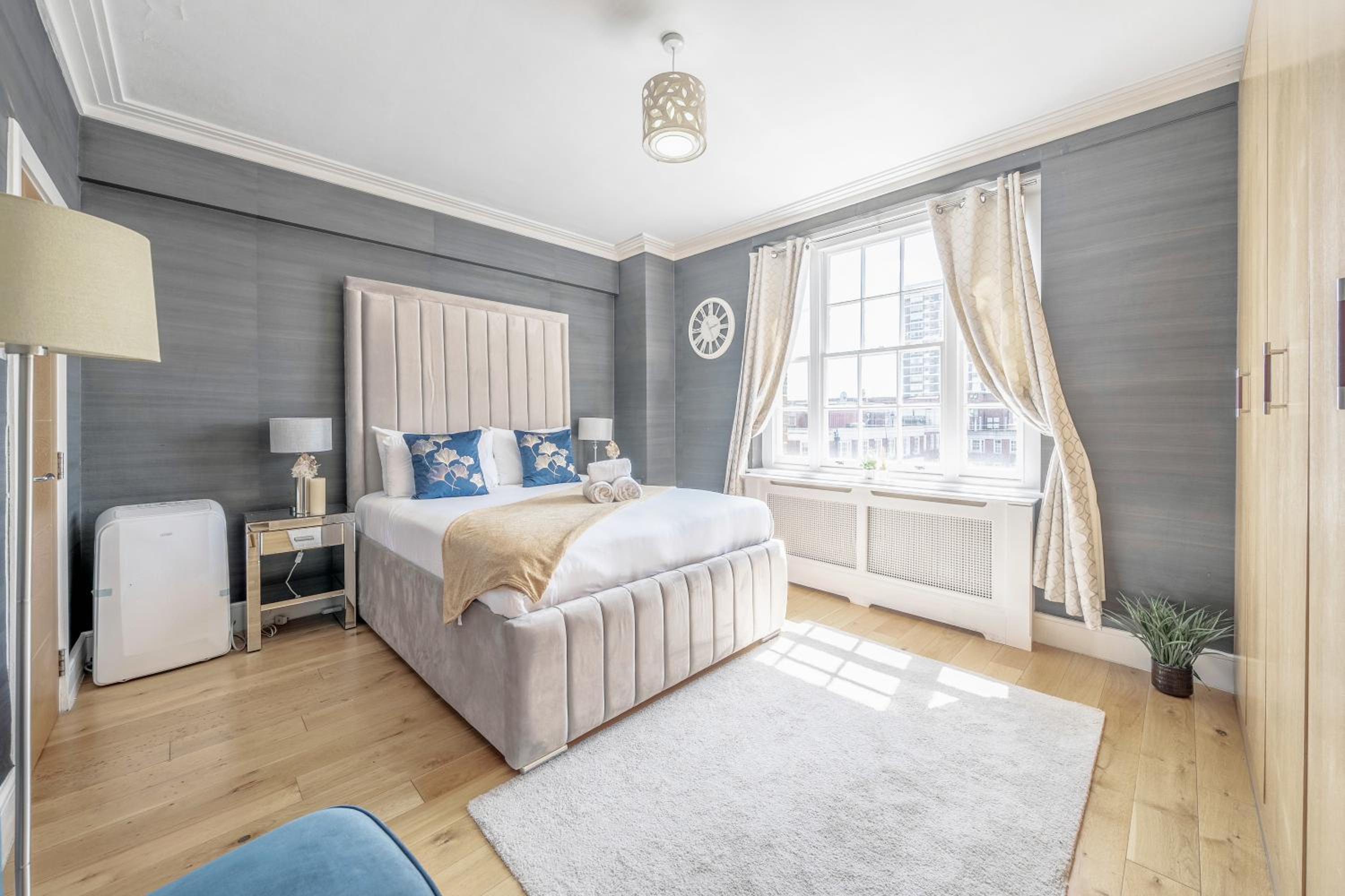 Stunning 2 Bed, 2 Bath Flat Next to Hyde Park