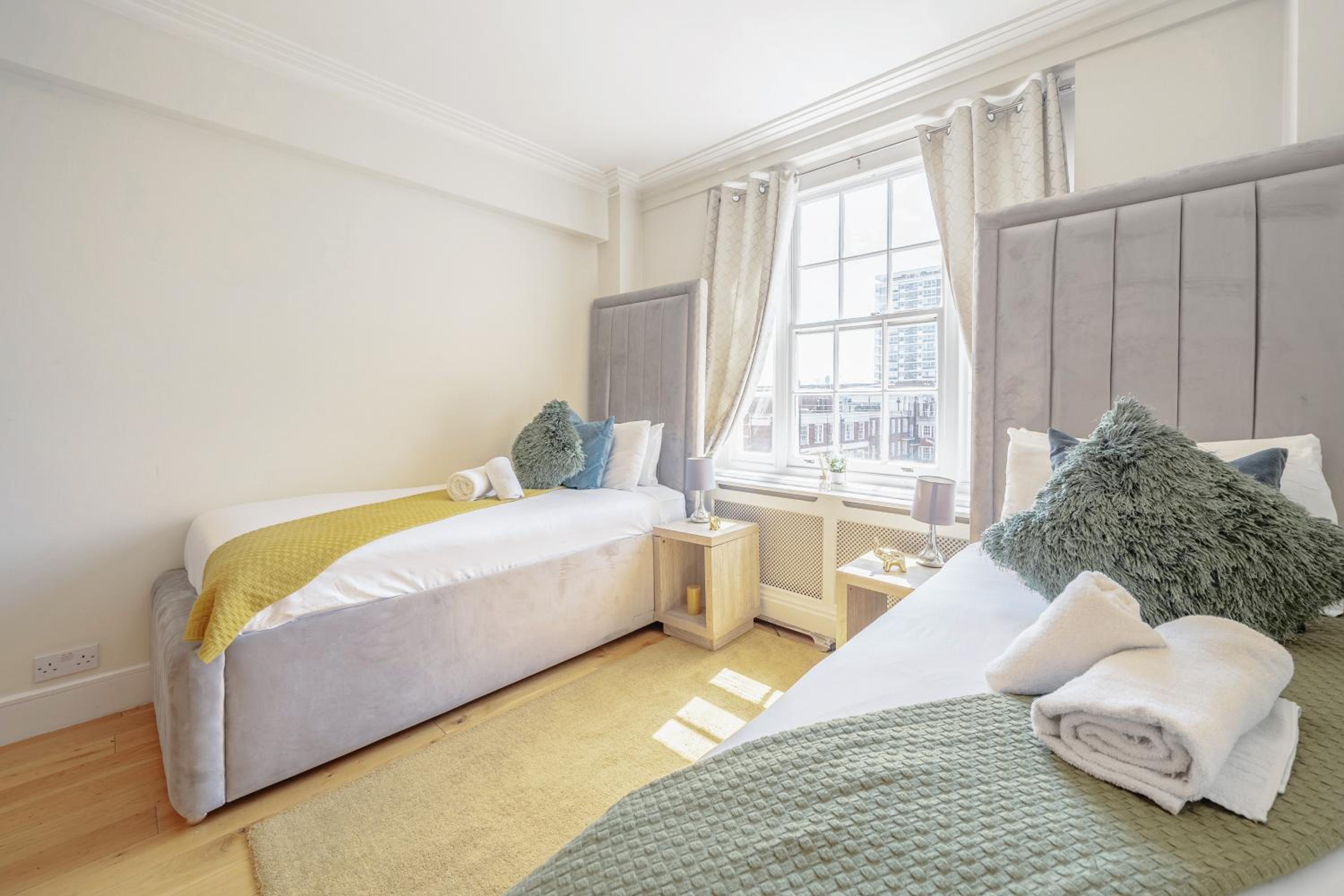 Stunning 2 Bed, 2 Bath Flat Next to Hyde Park