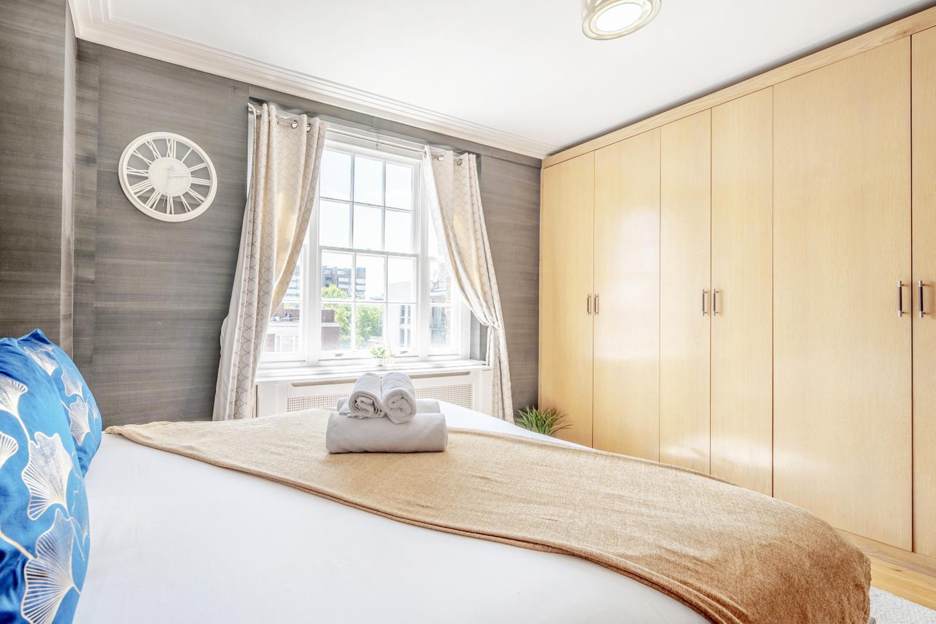 Stunning 2 Bed, 2 Bath Flat Next to Hyde Park