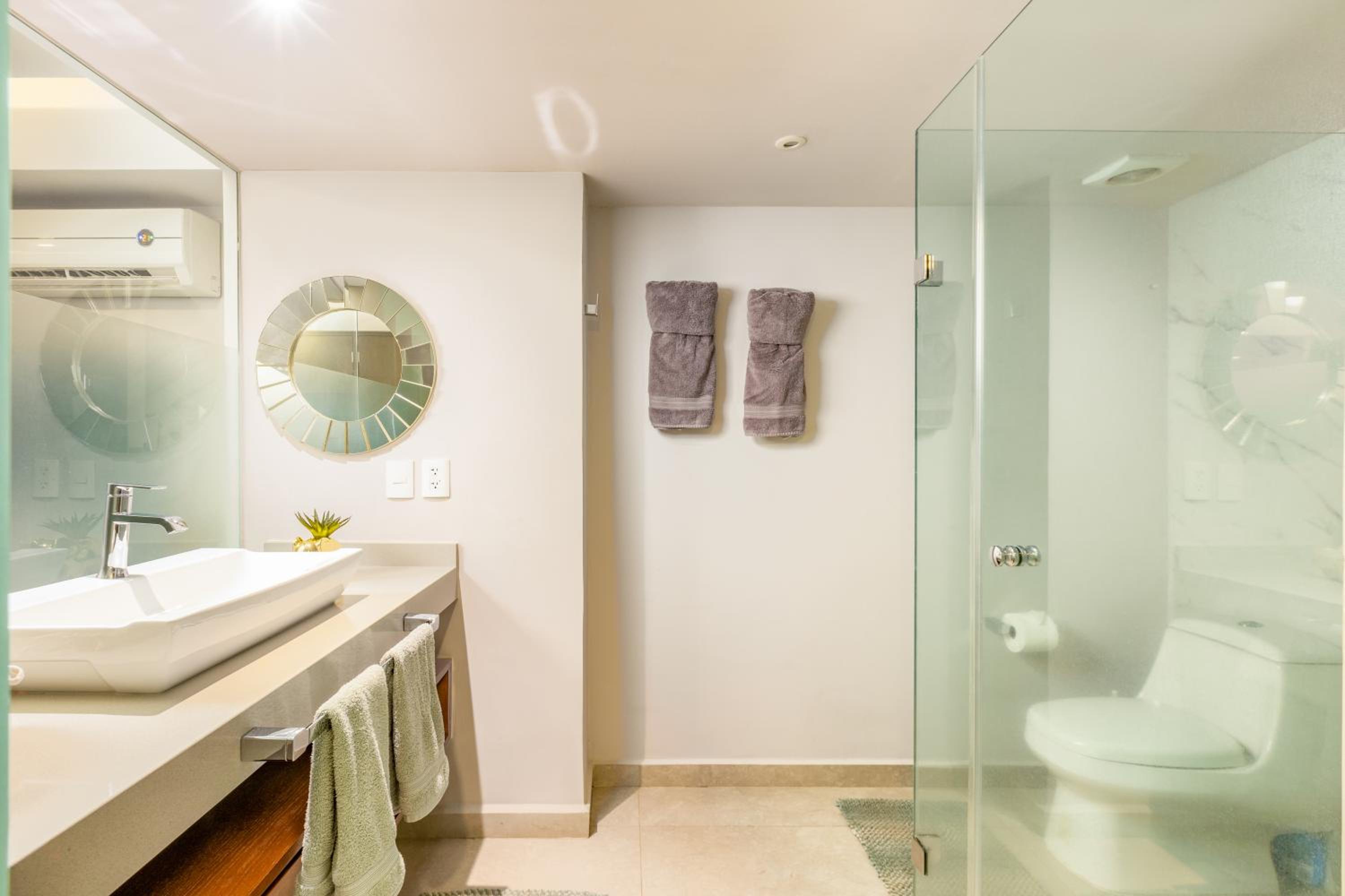 Wake Up to Ocean Views and Complimentary Breakfast