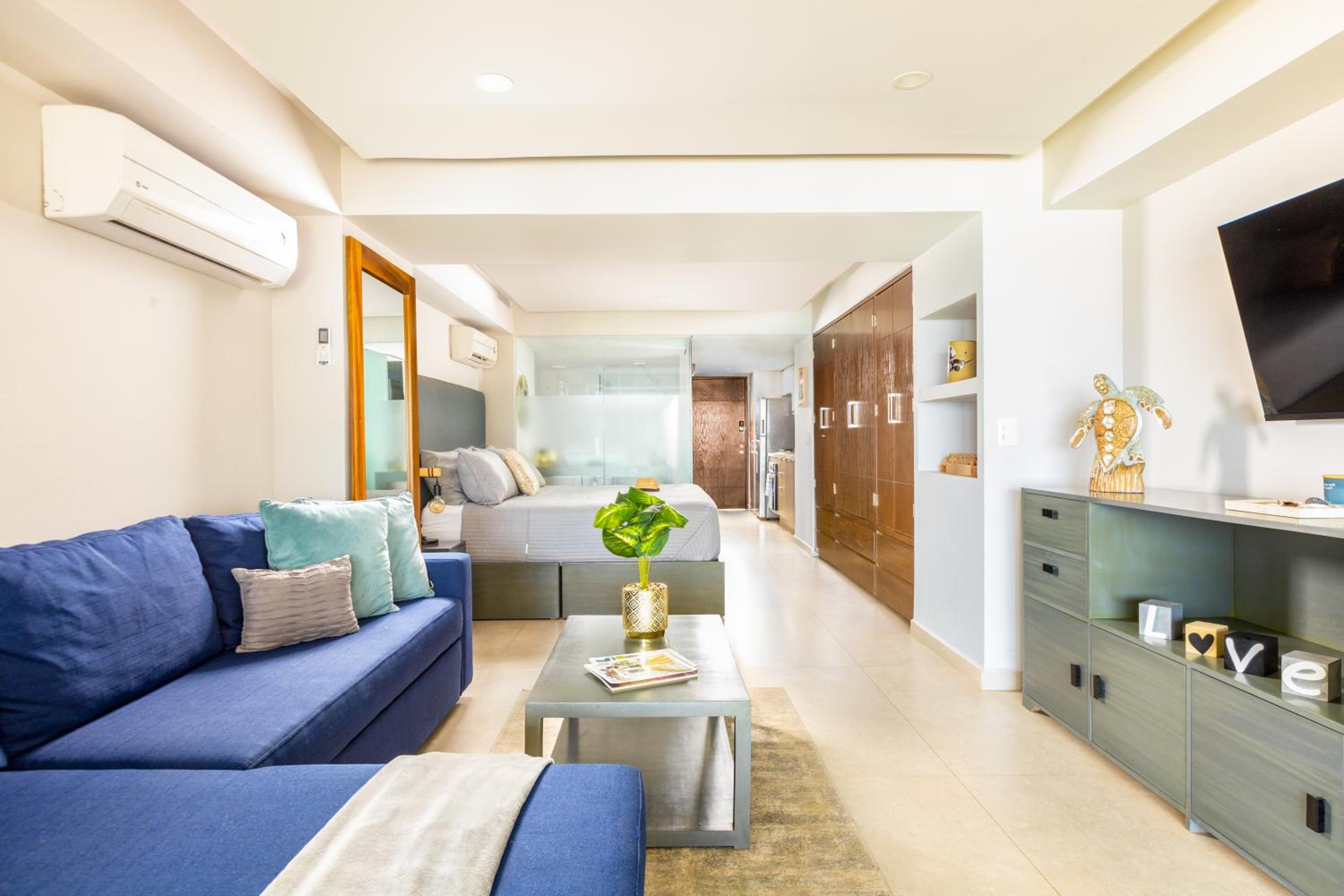 Wake Up to Ocean Views and Complimentary Breakfast