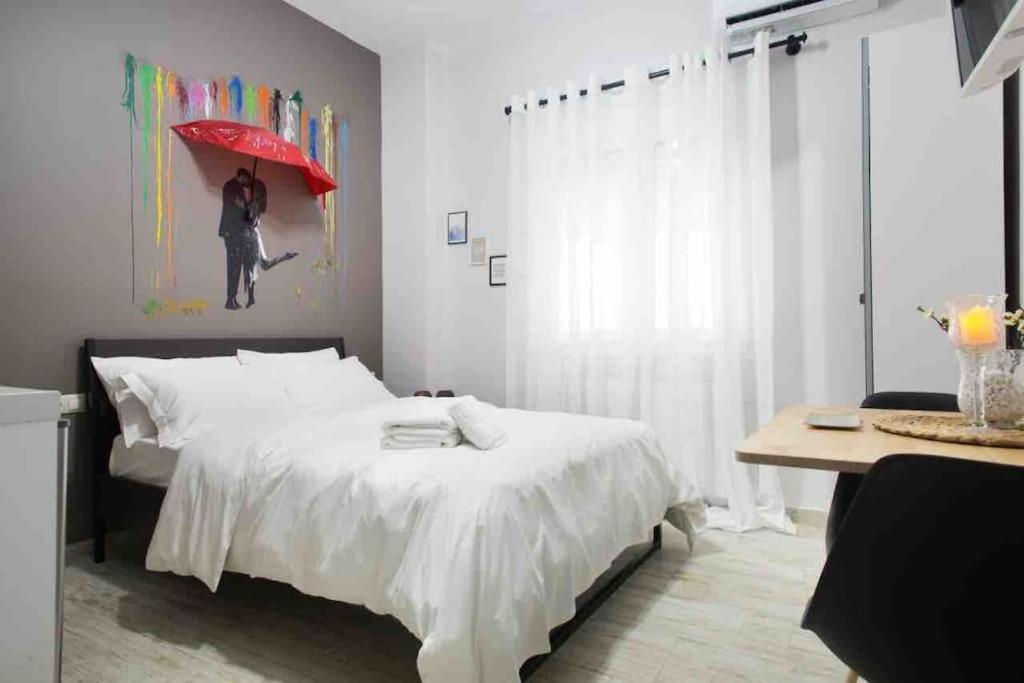A comfortable small studio nearby Acropolis 202